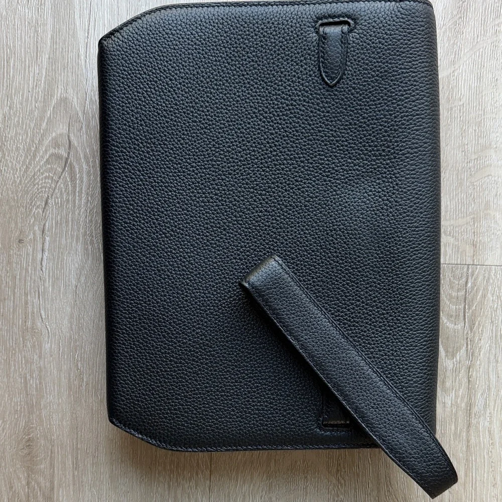 Elegant Black Leather Men's Bag